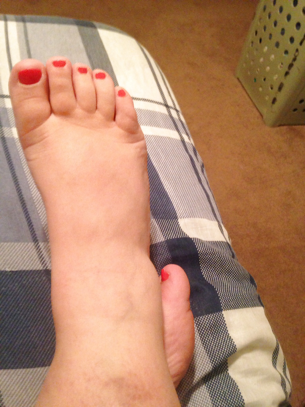 Dedos de los pies sexy de Wifey chupables
 #33932322