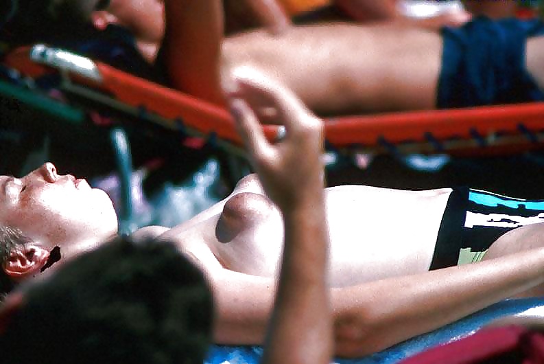 Tetas especiales con las que estoy soñando ... 8 (playa)
 #35422895