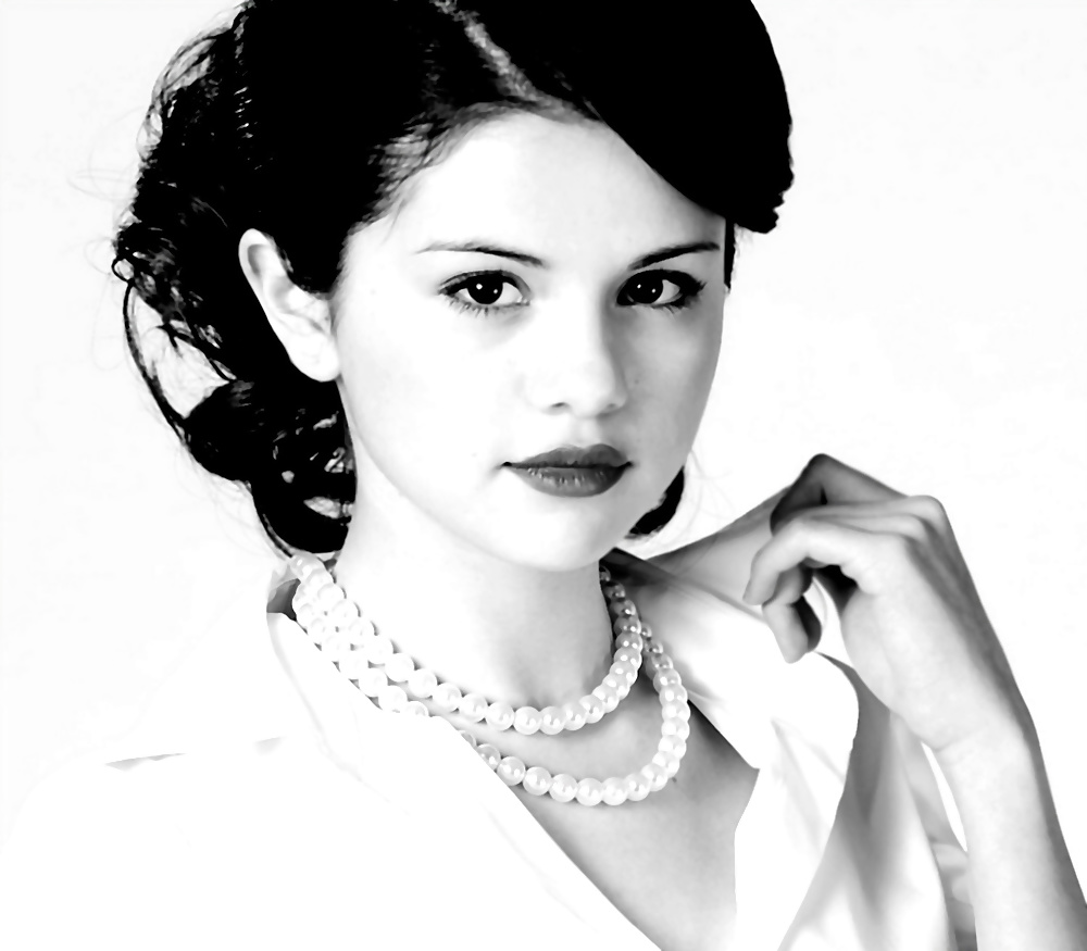 La increíble belleza de la princesa selena gomez
 #27014293