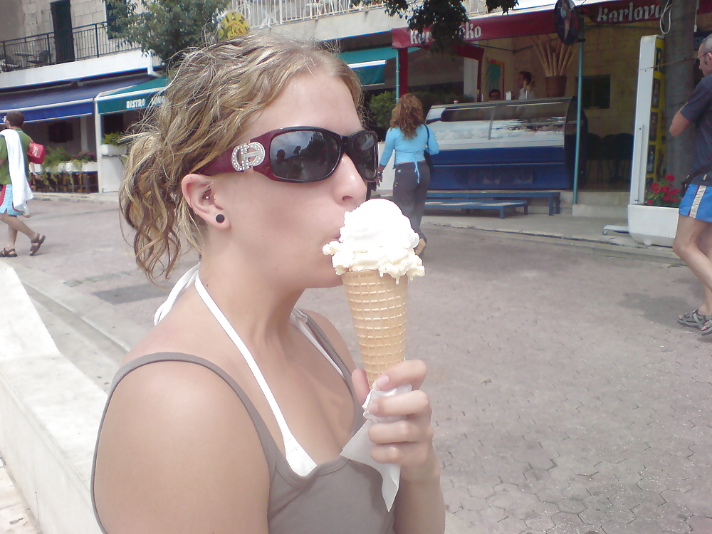 Pics Mix 32
 #40787043