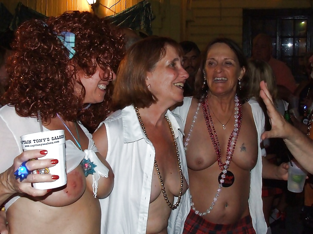 Milfs Get Them Oiut #27418367