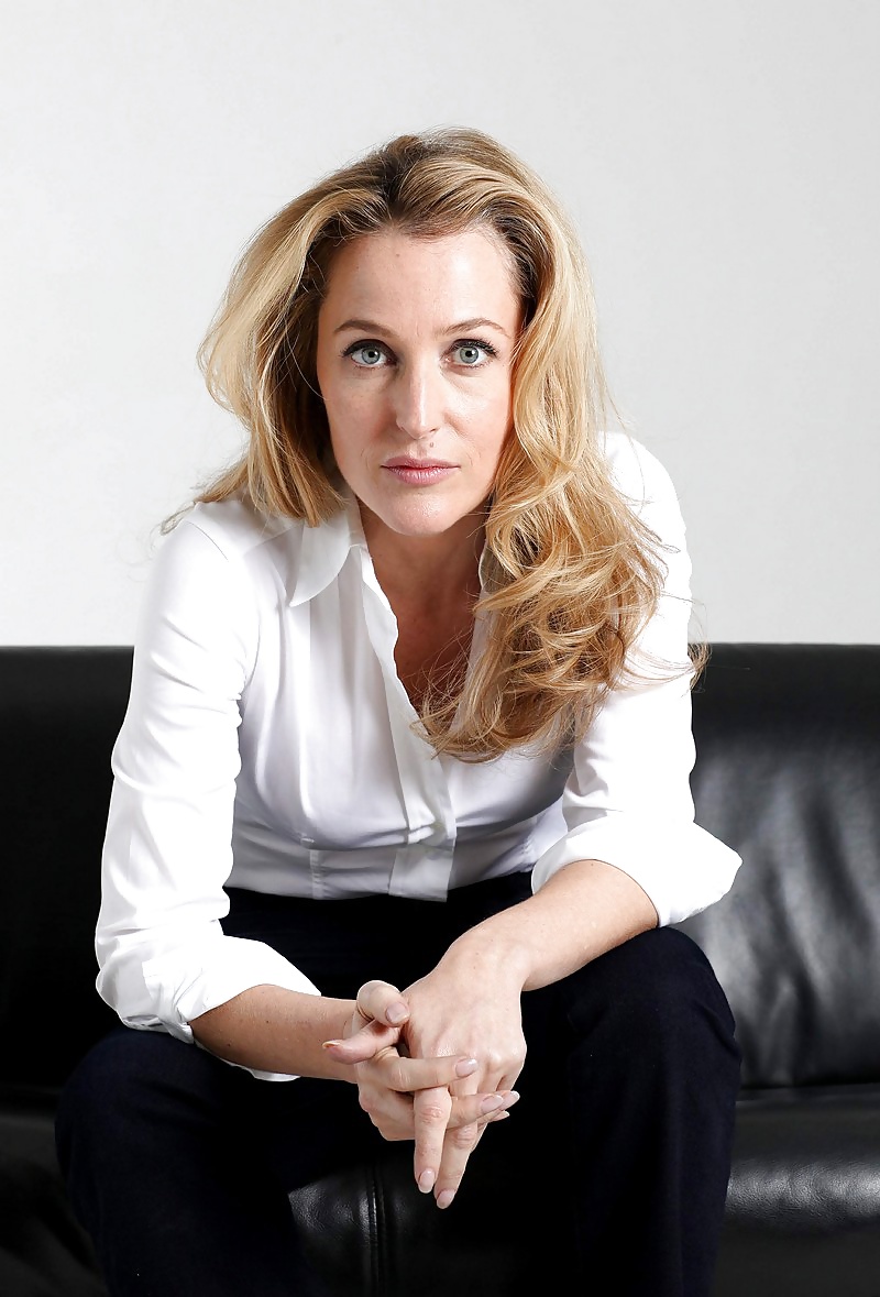 Gillian Anderson #32323356