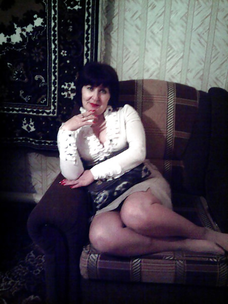 Russische Reife Frau, Die Beine In Strümpfen! Amateur! #27425862