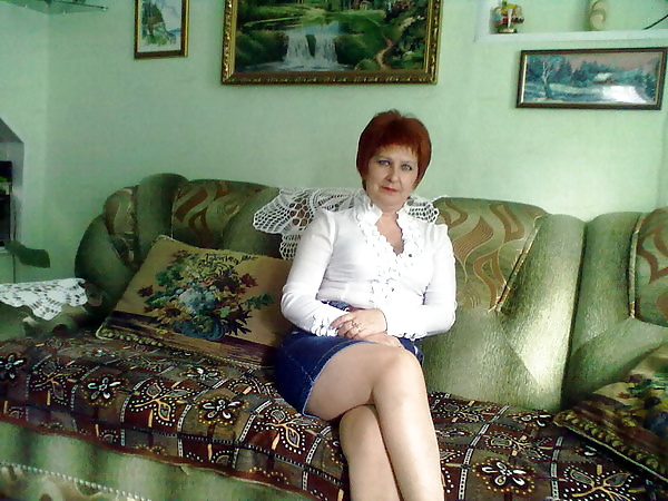 Russische Reife Frau, Die Beine In Strümpfen! Amateur! #27425903