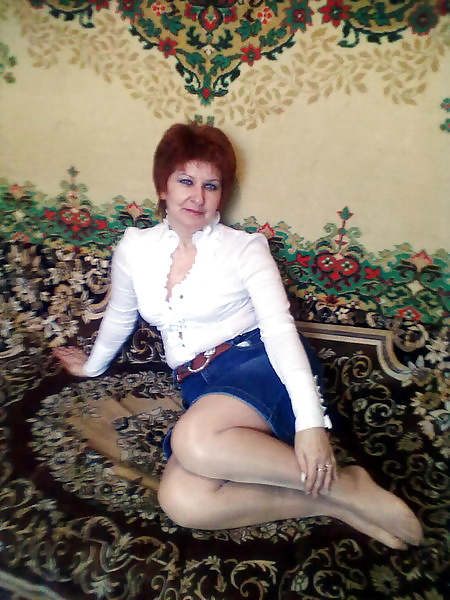 Russische Reife Frau, Die Beine In Strümpfen! Amateur! #27425908