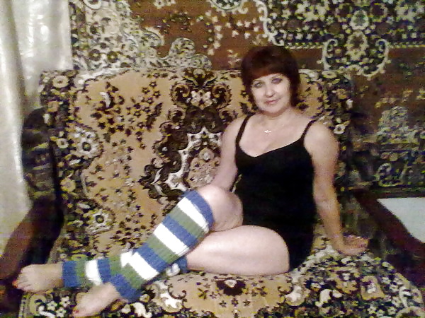 Russische Reife Frau, Die Beine In Strümpfen! Amateur! #27425912