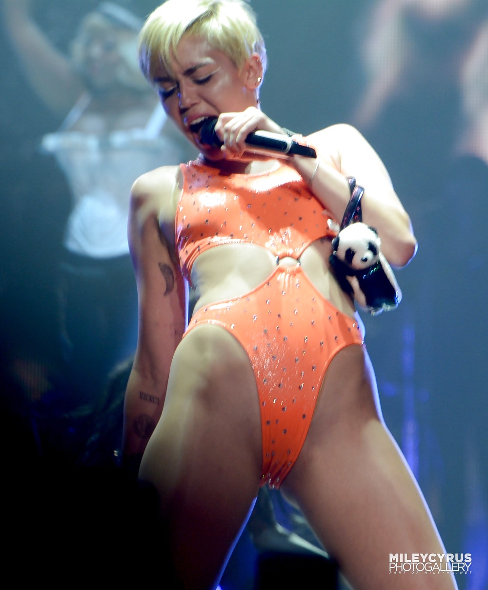 Miley cyrus - sporca puttana giovane per una scopata dura
 #29104562