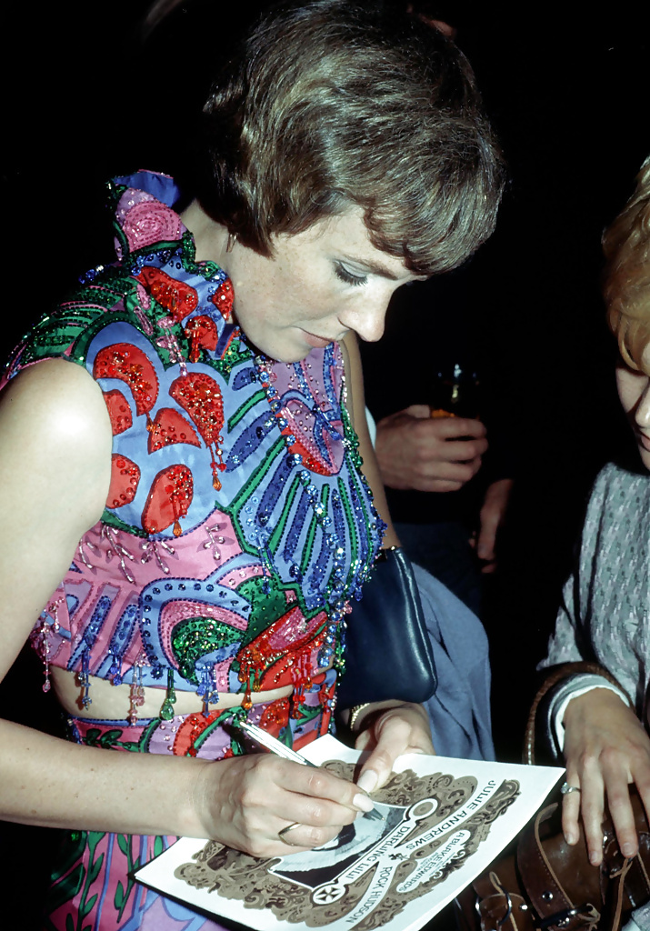 Julie andrews
 #25812656