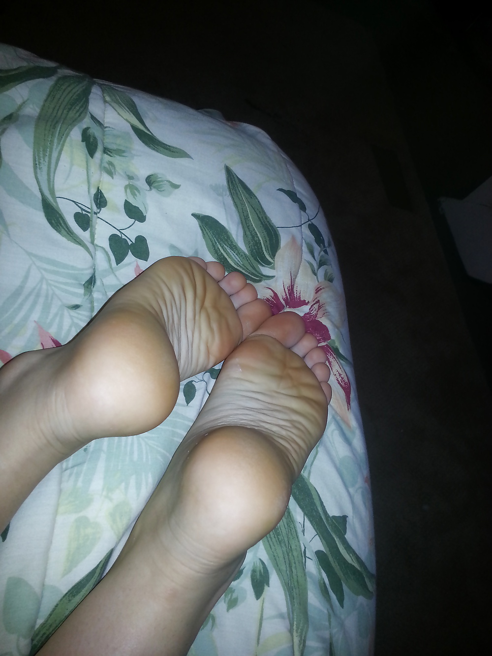 Kellys feet  #32161625