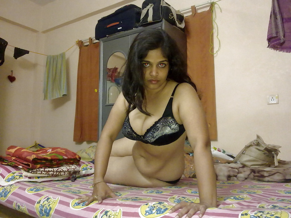 Indian Aunty Im Freien #24710434