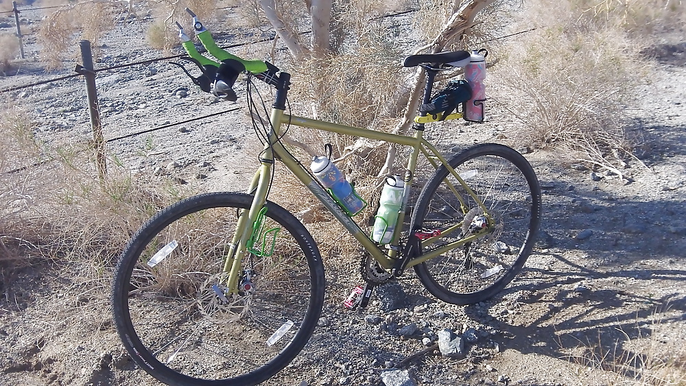 Mon Vélo Habillé Et Déshabillé #23750810