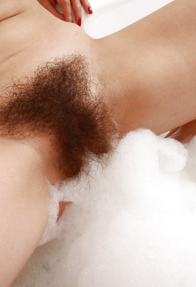 ¡¡¡Coño peludo en la superficie!!!
 #36557418