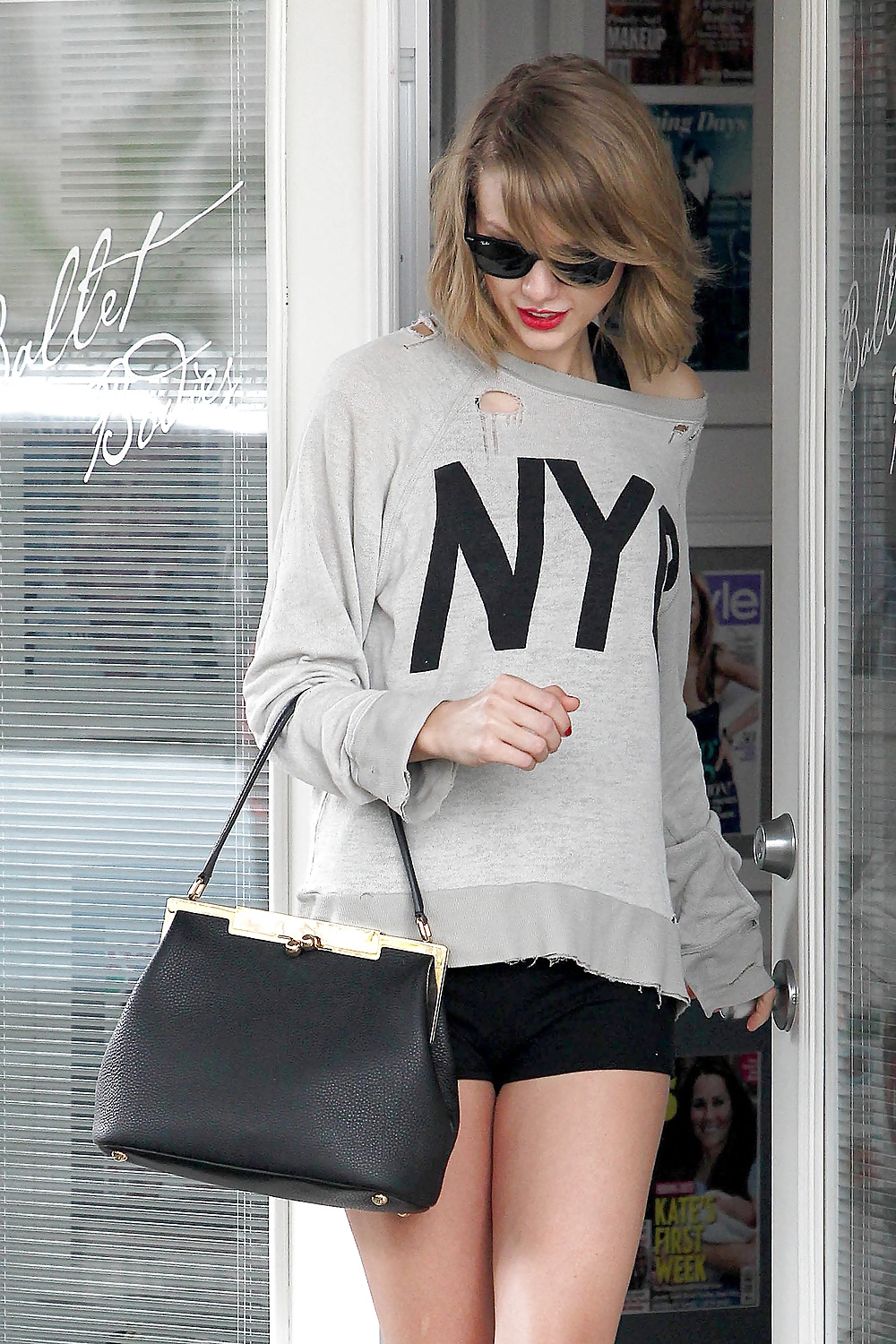 Taylor swift
 #27592698