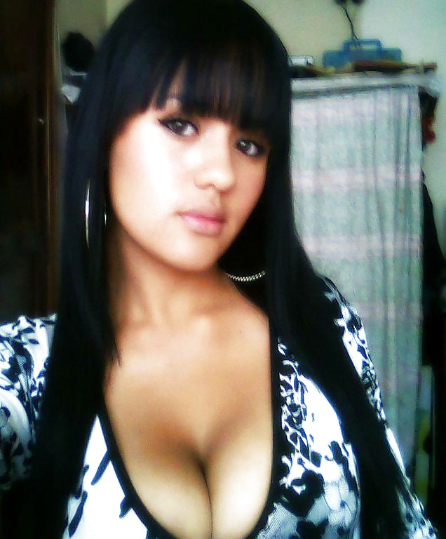 Asomandome a tu escote...
 #31930172