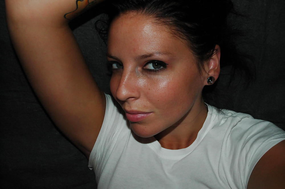 Schlank und tattoowiert
 #37092924