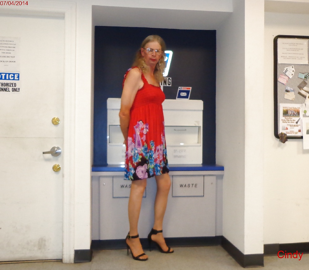 Vestido rojo 2
 #28894030