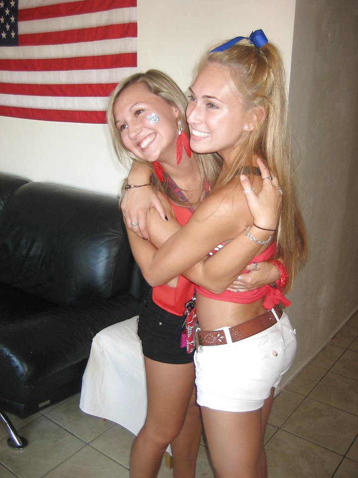 Sexy U of A college sorority sluts, which would you fuck? #32787298