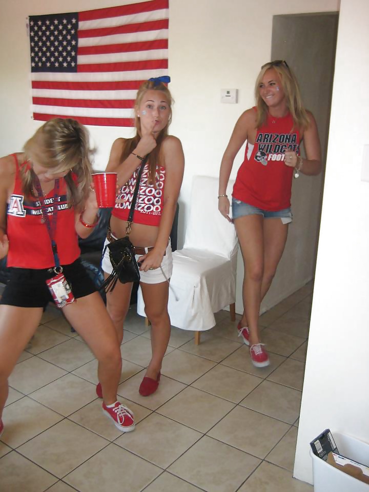 Sexy U of A college sorority sluts, which would you fuck? #32787302