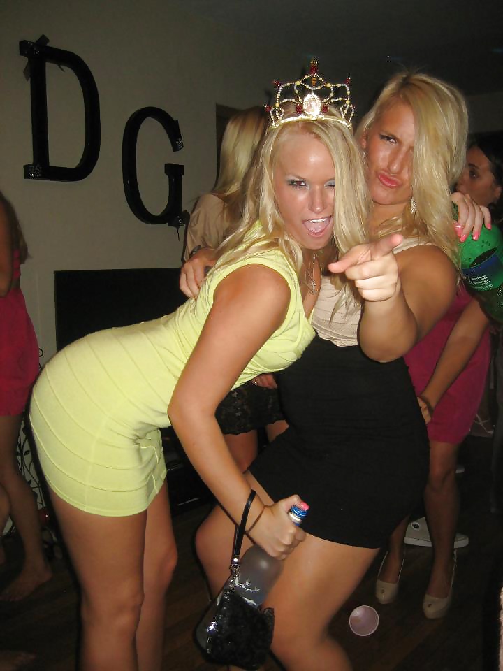 Sexy U of A college sorority sluts, which would you fuck? #32787314