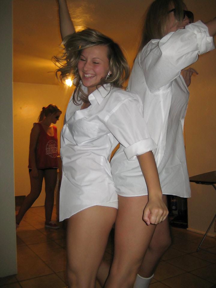 Sexy U of A college sorority sluts, which would you fuck? #32787326