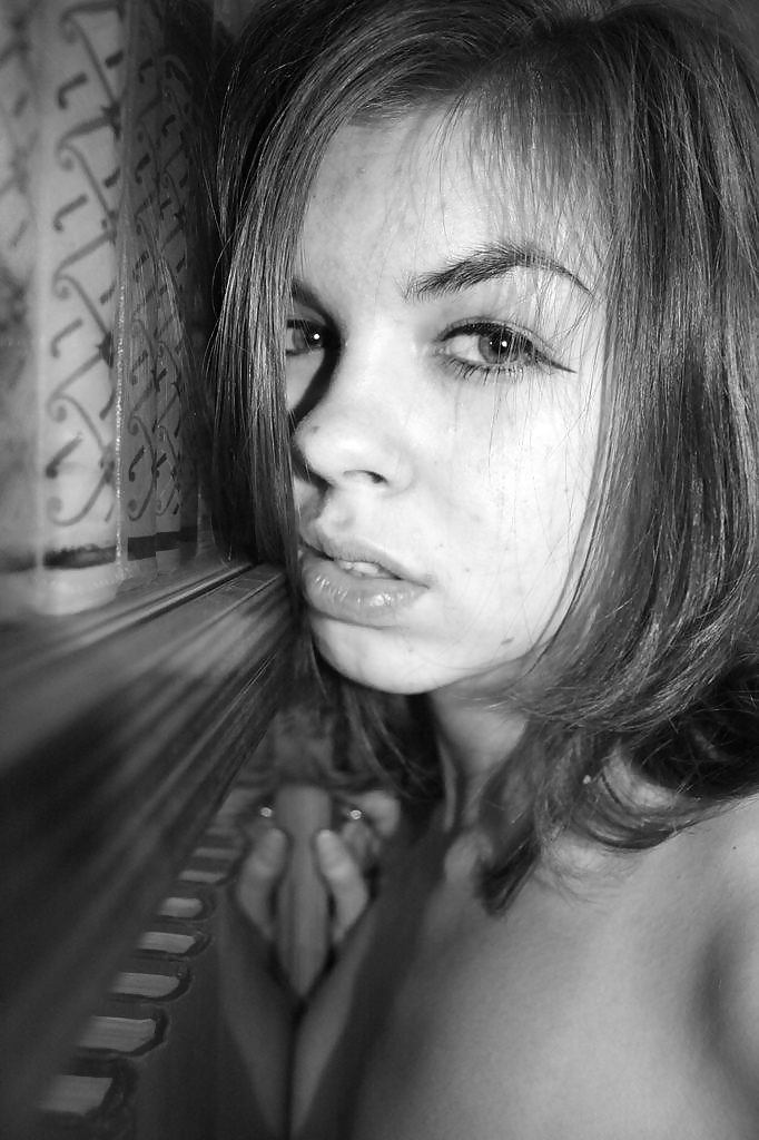 Teen in Library - 518002 #28273897