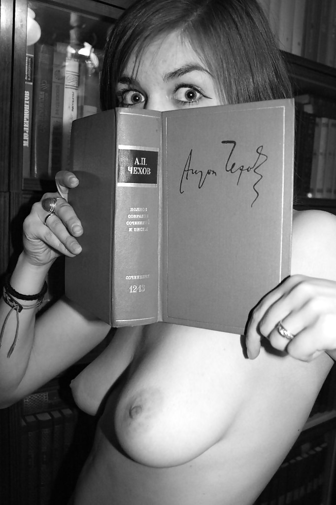 Joven en la biblioteca - 518002
 #28273927