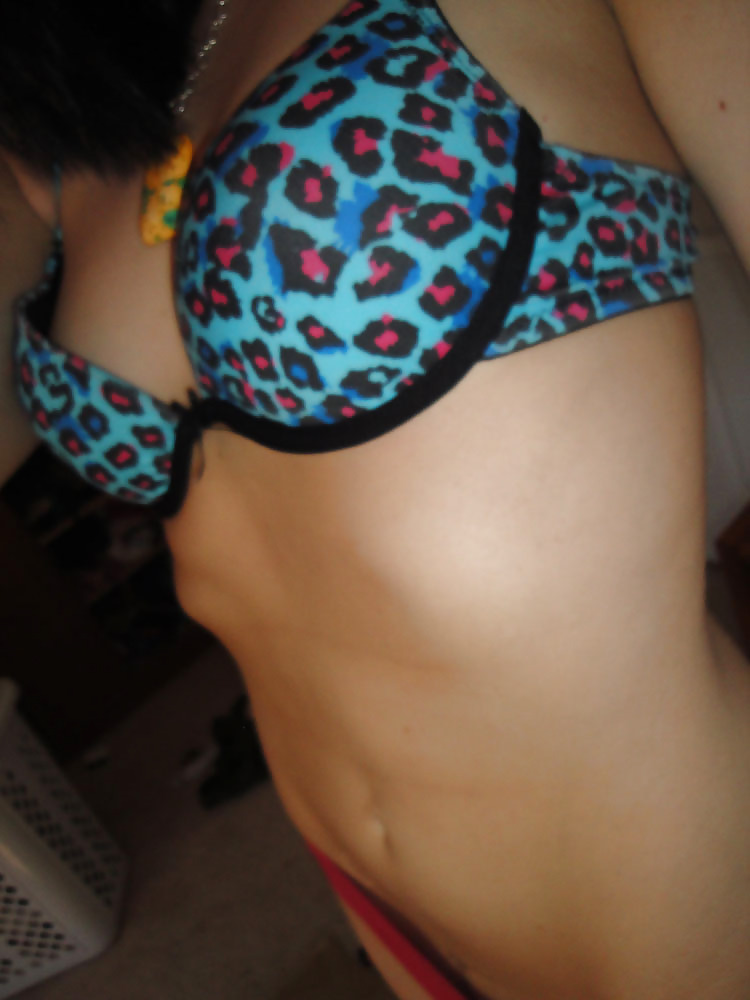 Dark haired cutie! #34593342