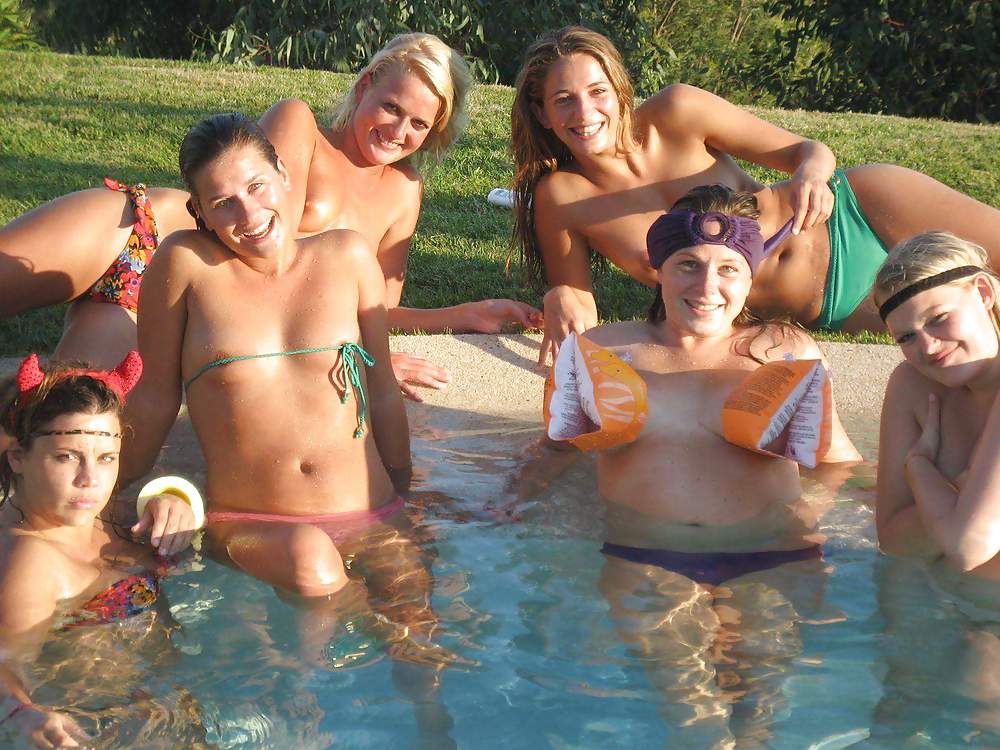 Troie giovani nude - foto delle vacanze private - commentale sporche
 #38076394