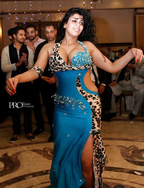 Shams, egipcio danser con grandes tetas
 #39340047
