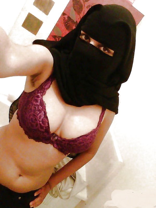 Arab Hijab Amateur 2 #40421834