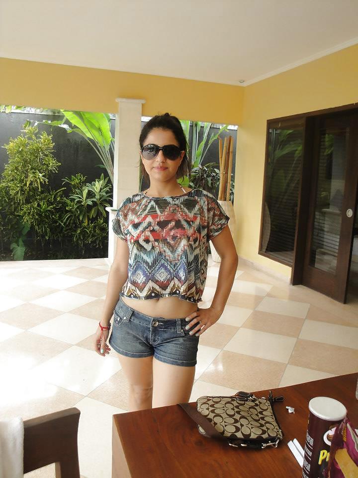 FB Creepin: Sara (Persian) #35980007