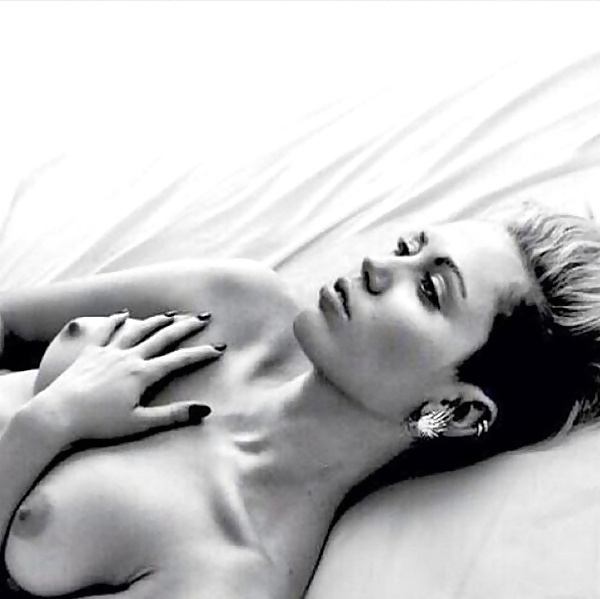 Miley Cyrus boobs & nipple 2014 #40063837