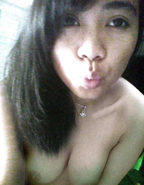 Awek duckface posando tetek
 #26228984
