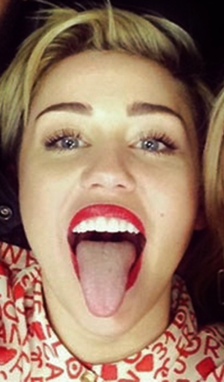 Miley Cyrus Ultimative Cumbucket #32110925
