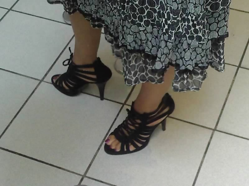 Feet and shoes of wife, daughter, lovers and friends #31868487