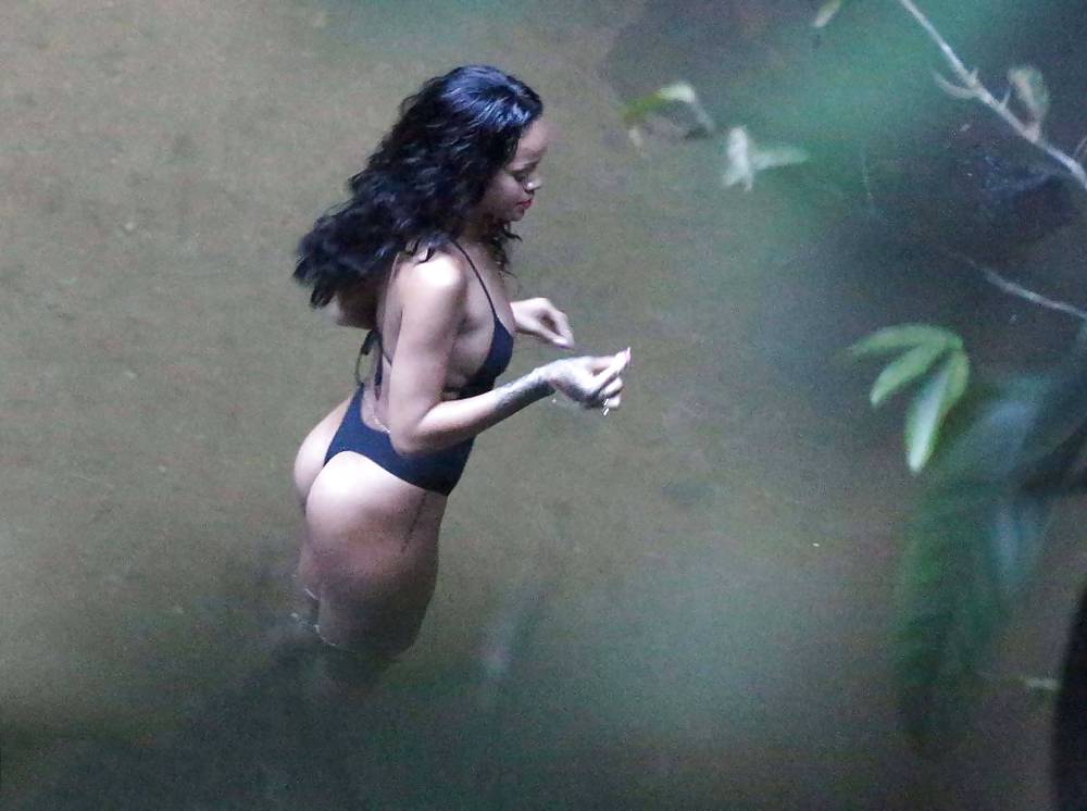 Rio de janeiroでのRihannaの水着写真 
 #24214193