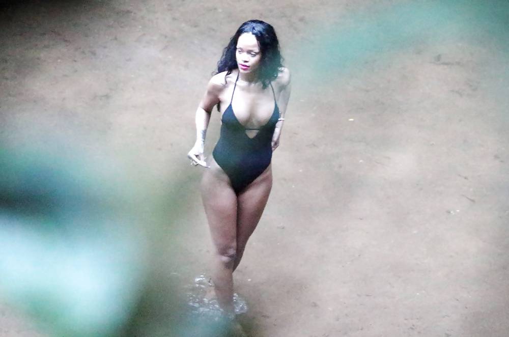 Rio de janeiroでのRihannaの水着写真 
 #24214204