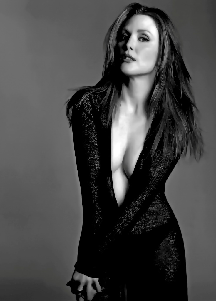 Amazing Julianne Moore #31087580