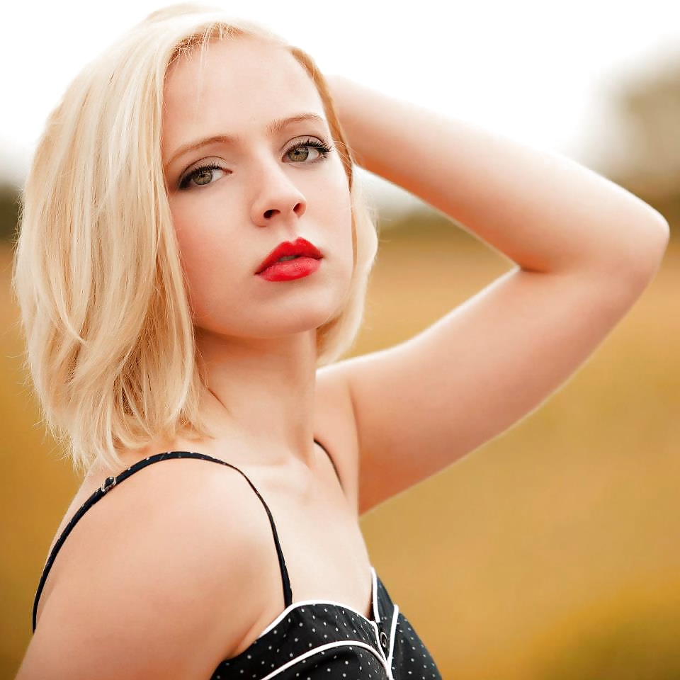 Madilyn Bailey singer #39366156