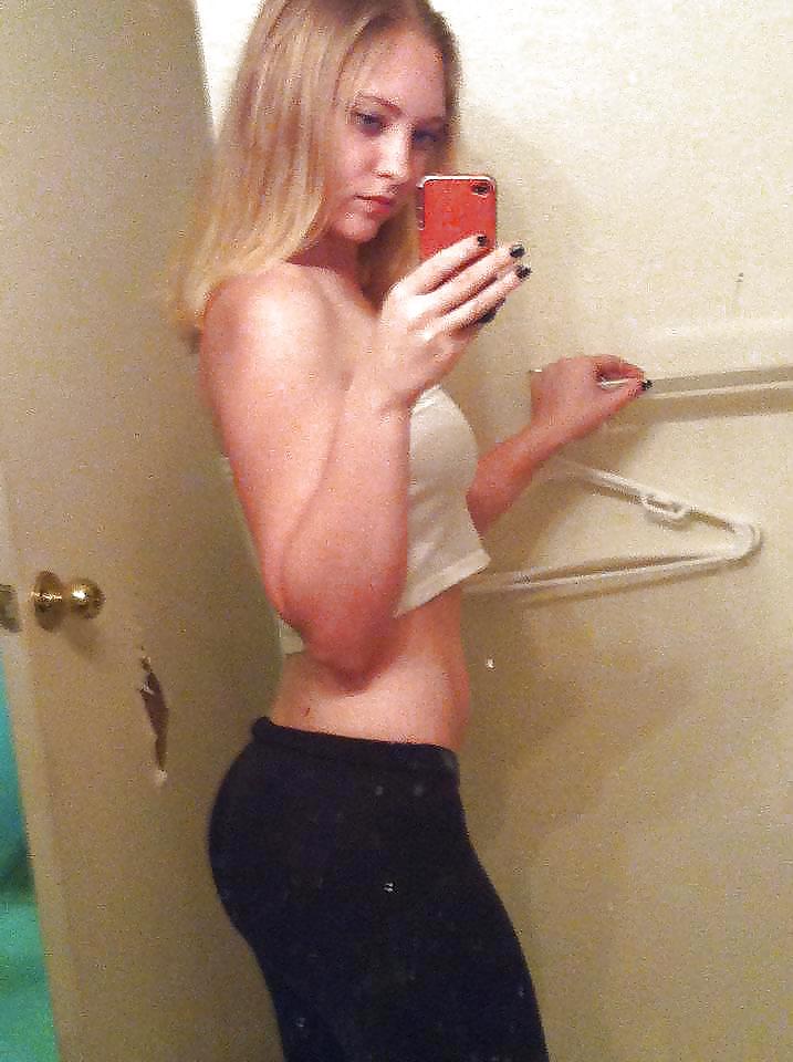 Muy sexy rubia amateur
 #35385570