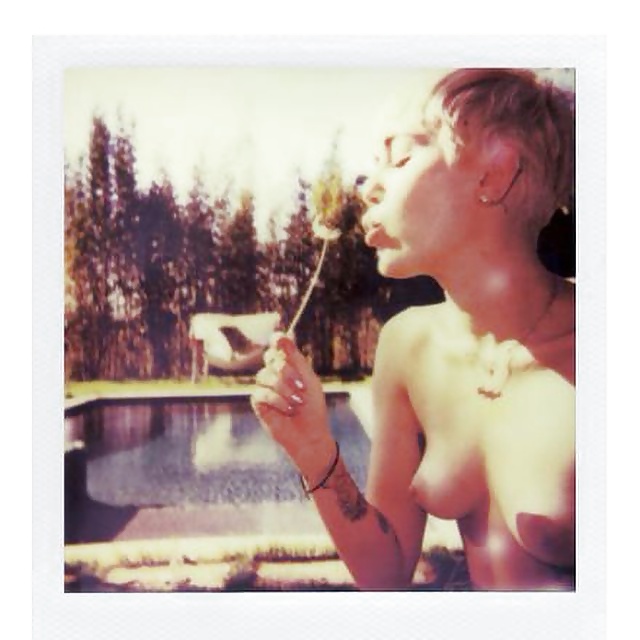 Miley cyrus nuda
 #40868651