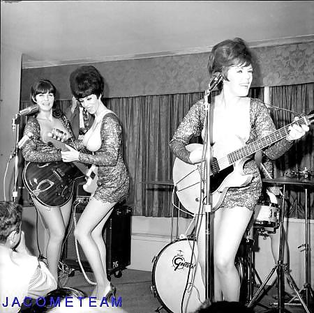 Coccinelle - 60's girls with guitars
 #23132323