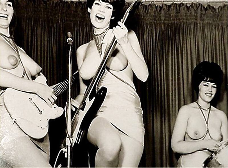 Ladybirds - 60's Girls with Guitars #23132376