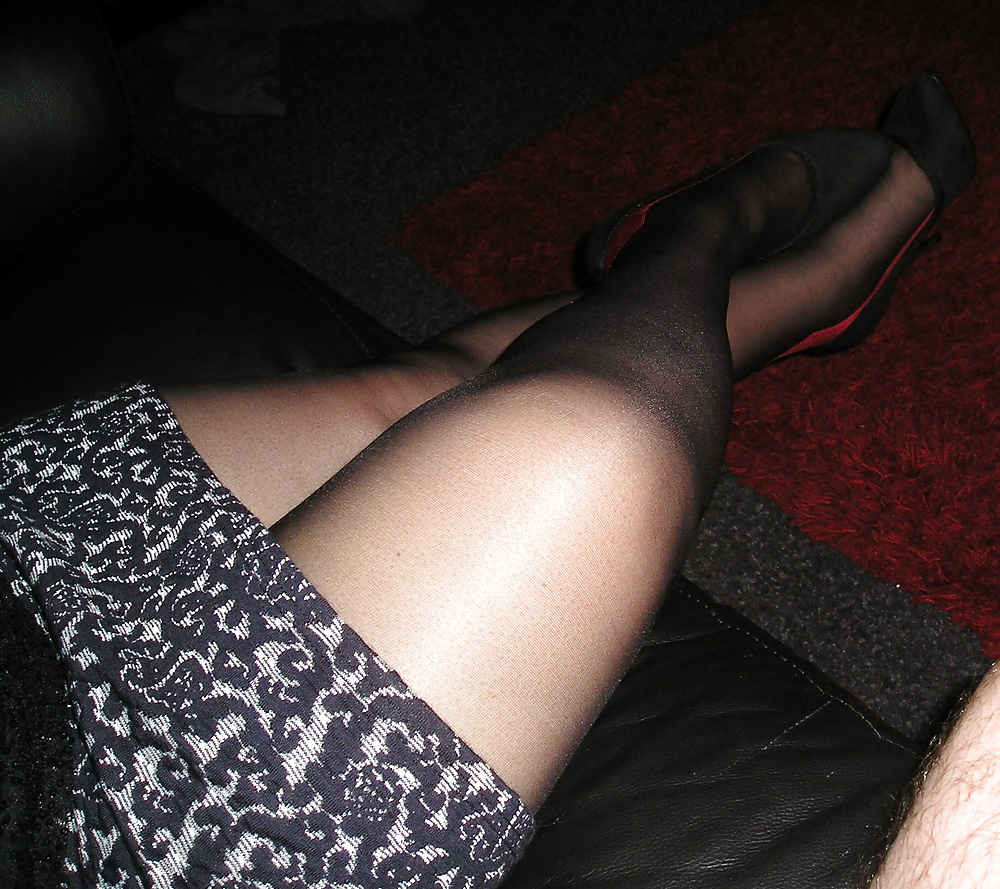 My girlfriends red seamed tights and heels #26960587