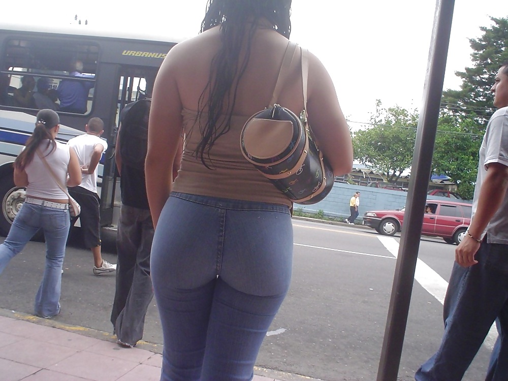 Esperando El Bus #37108539