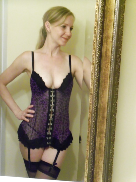 金髪の素人女性
 #27164531