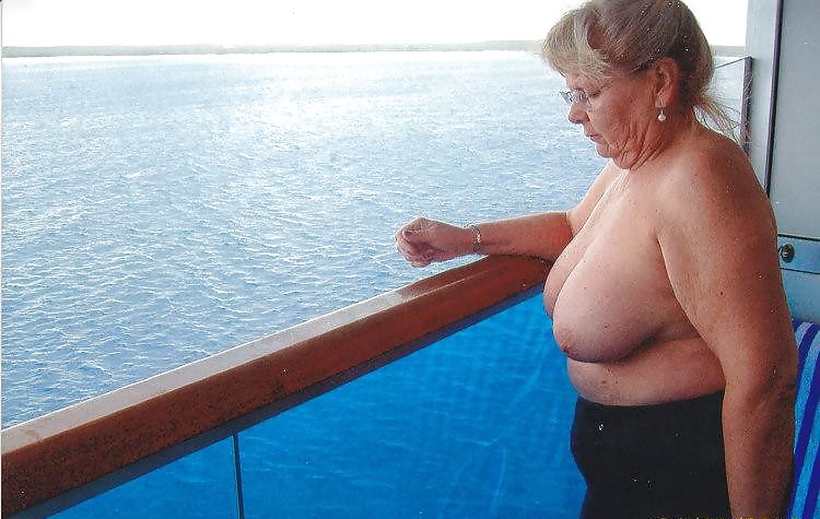 Showing her tits to the room service and the passing boaters #23203546