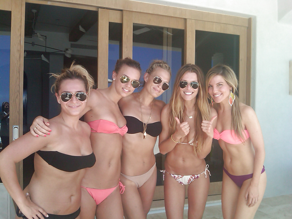 Sexy babes in aviators - mojitog
 #27022691