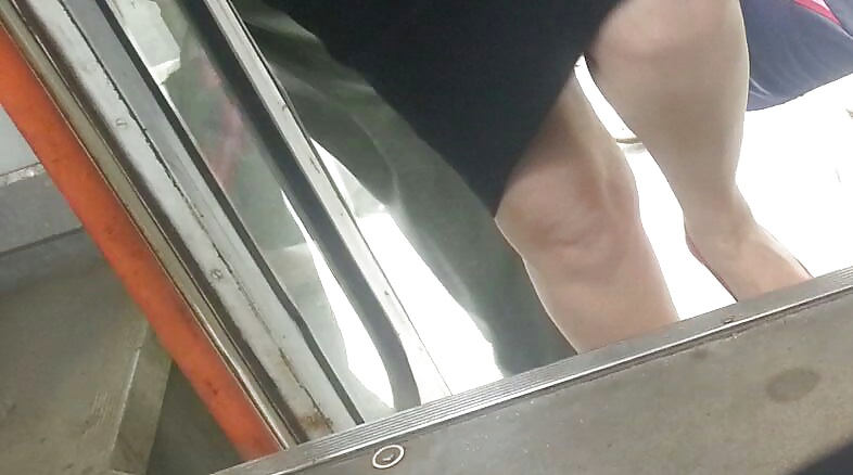 Spion Füße, Esel, Gesicht, Beine Und Nylon In Bus Rumänisch #29118249