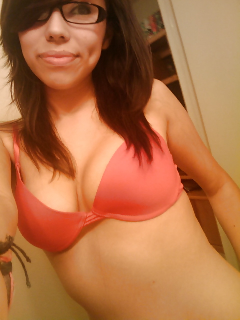 Sujetador rojo
 #34093427